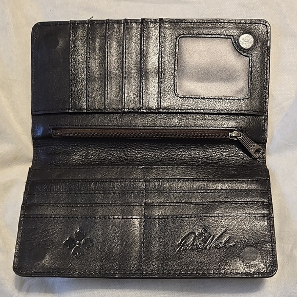 Patricia Nash Black Leather/Wristlet - Picture 4 of 9